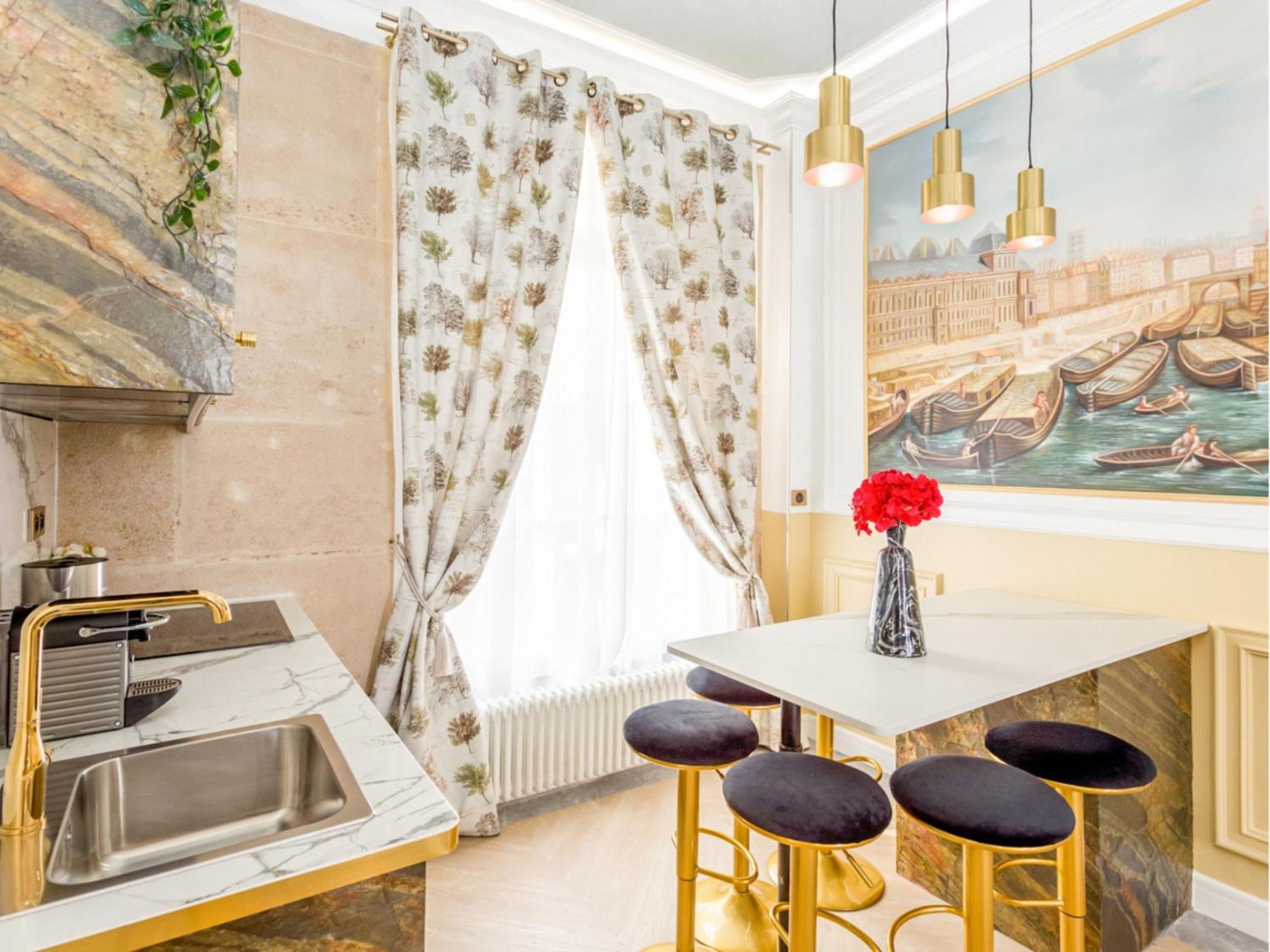 Apartment Merveil -luxury -champs Elysees-haussmann Ii Paris